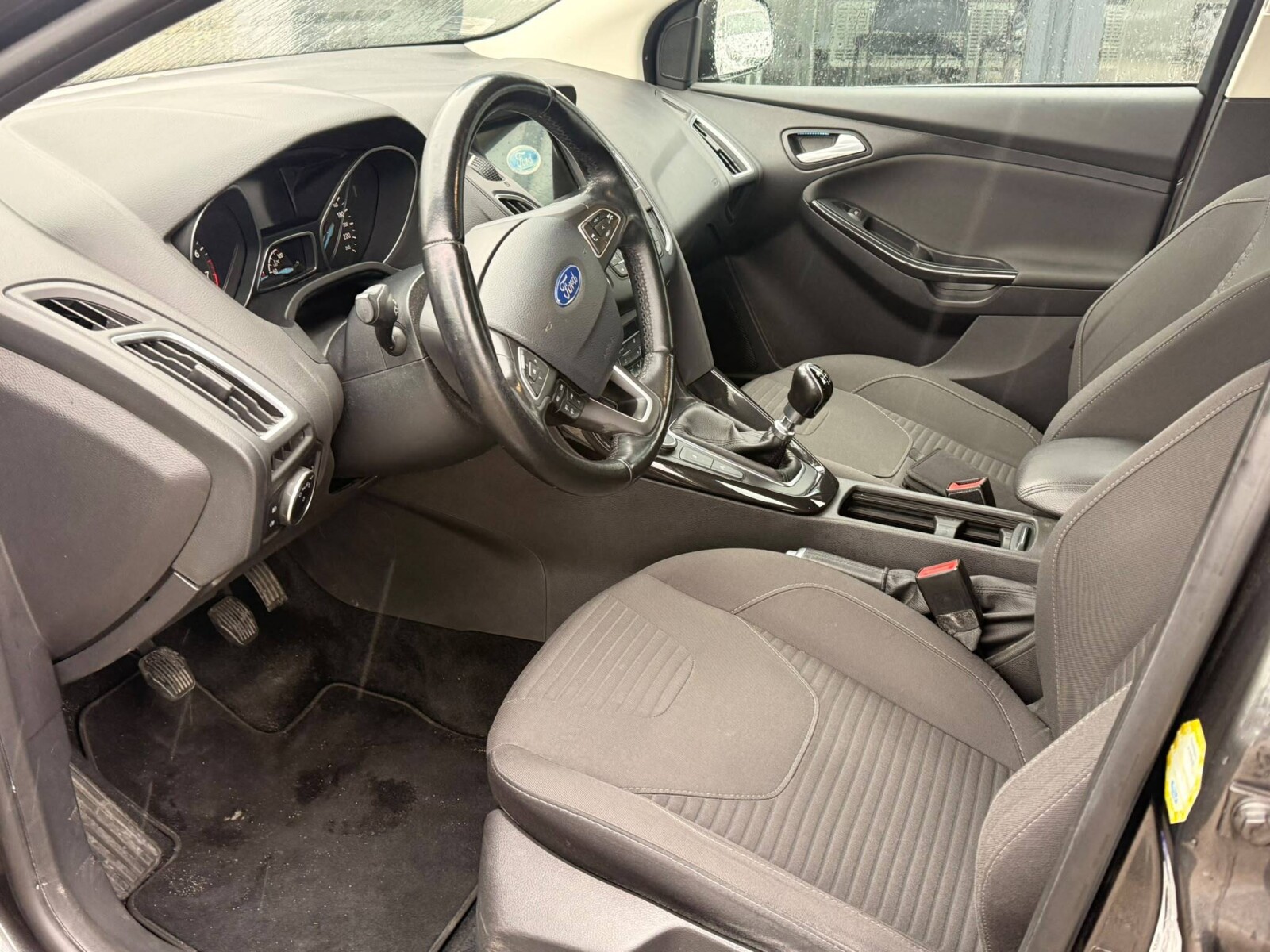 Ford Focus - zdjęcie 3