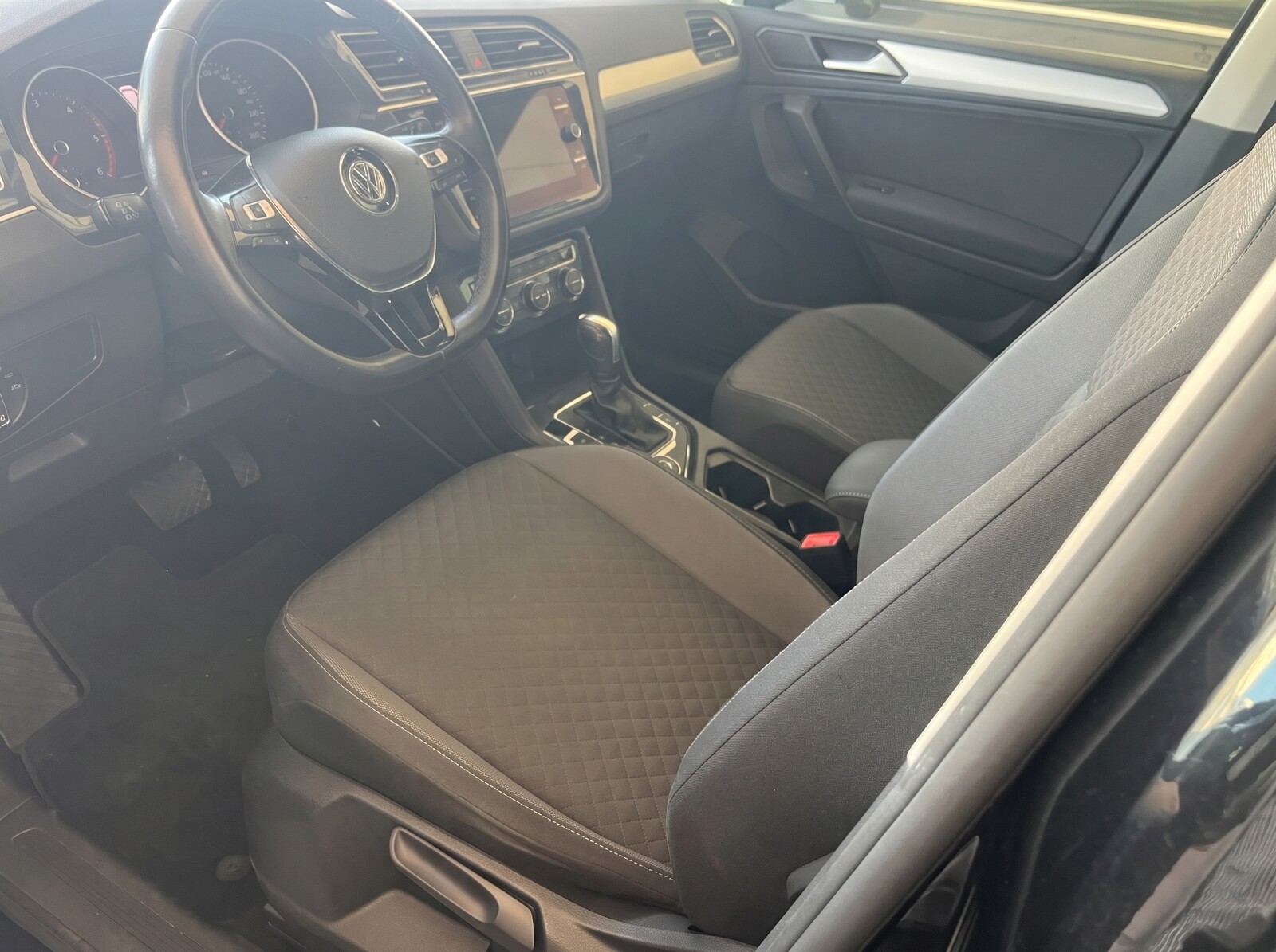 Volkswagen Tiguan - zdjęcie 3