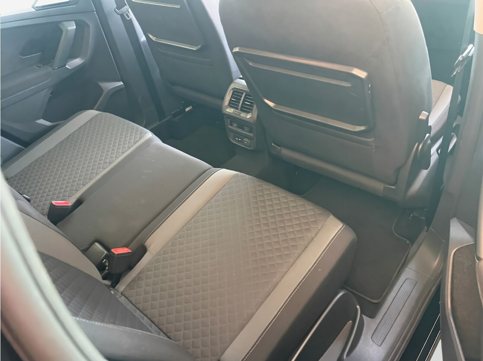 Volkswagen Tiguan - zdjęcie 4