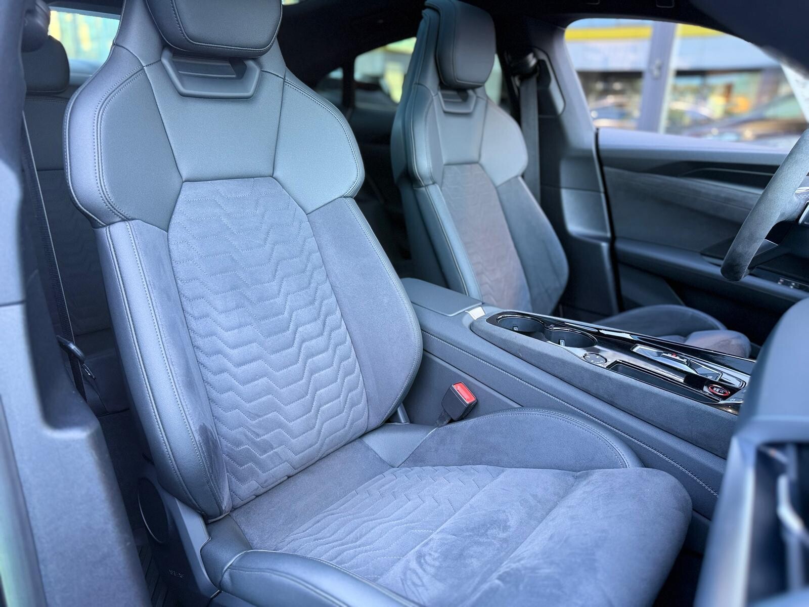 Audi e-tron GT - zdjęcie 22