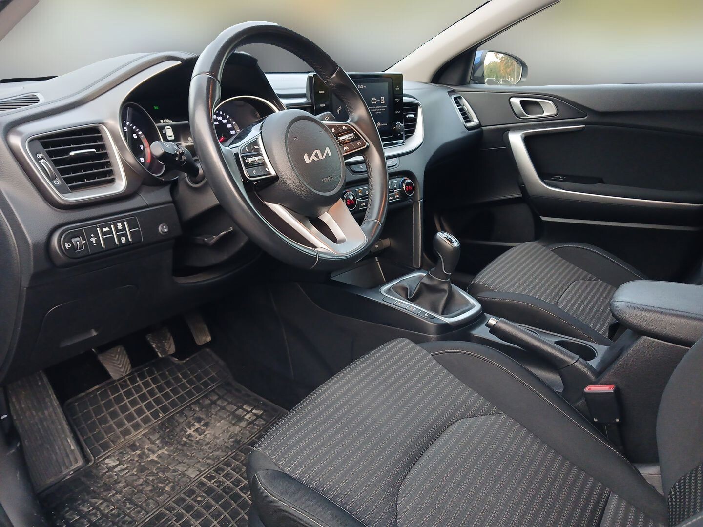 Kia Ceed - zdjęcie 10