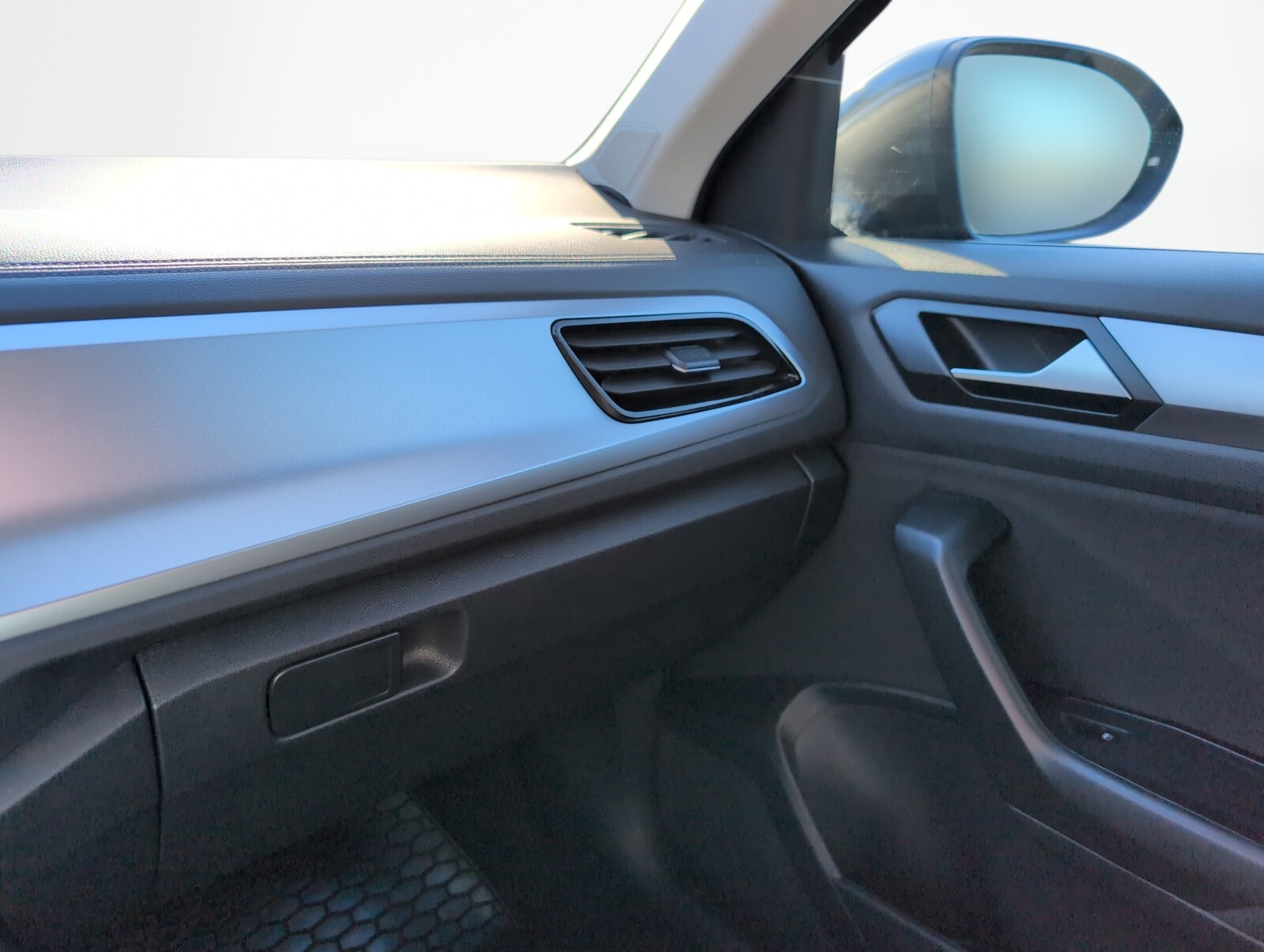 Volkswagen T-Roc - zdjęcie 31
