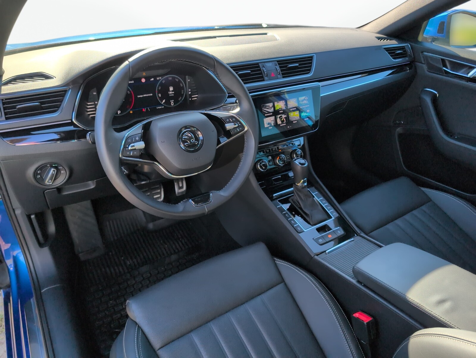 Škoda Superb - zdjęcie 21