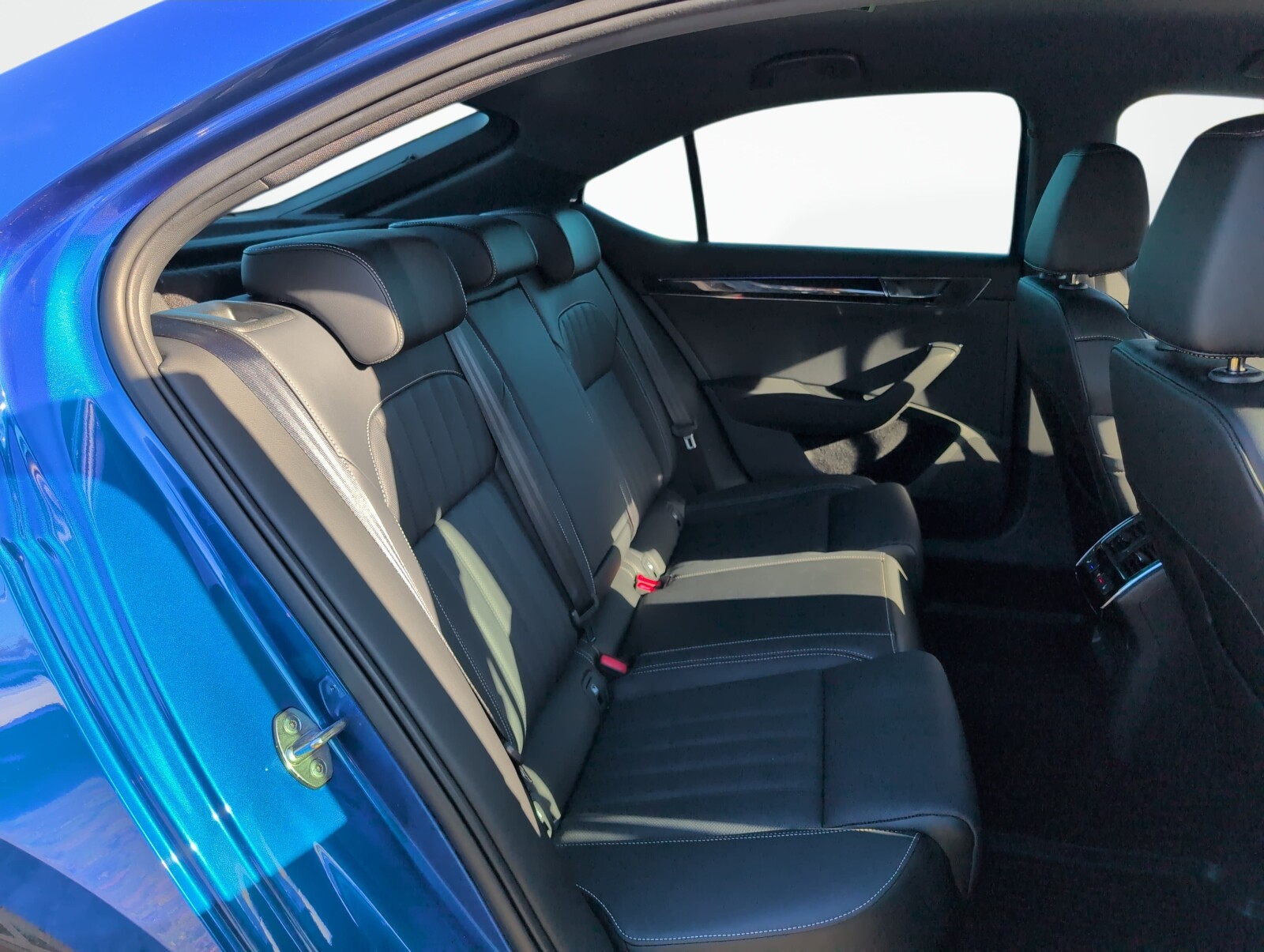 Škoda Superb - zdjęcie 13