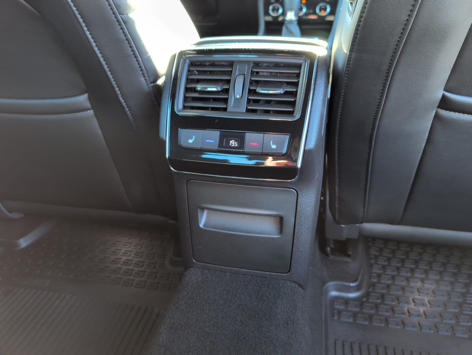Škoda Superb - zdjęcie 14