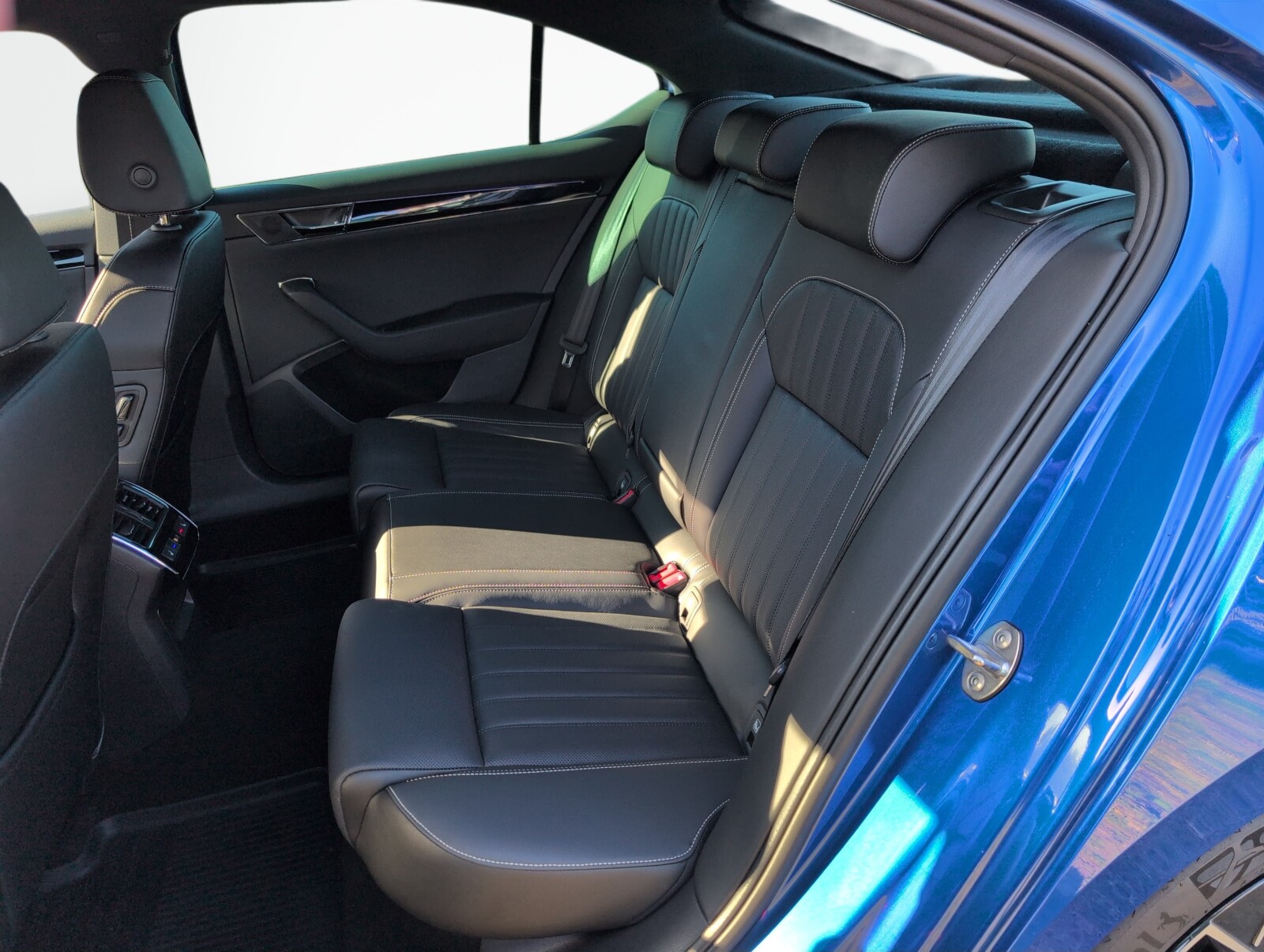 Škoda Superb - zdjęcie 12