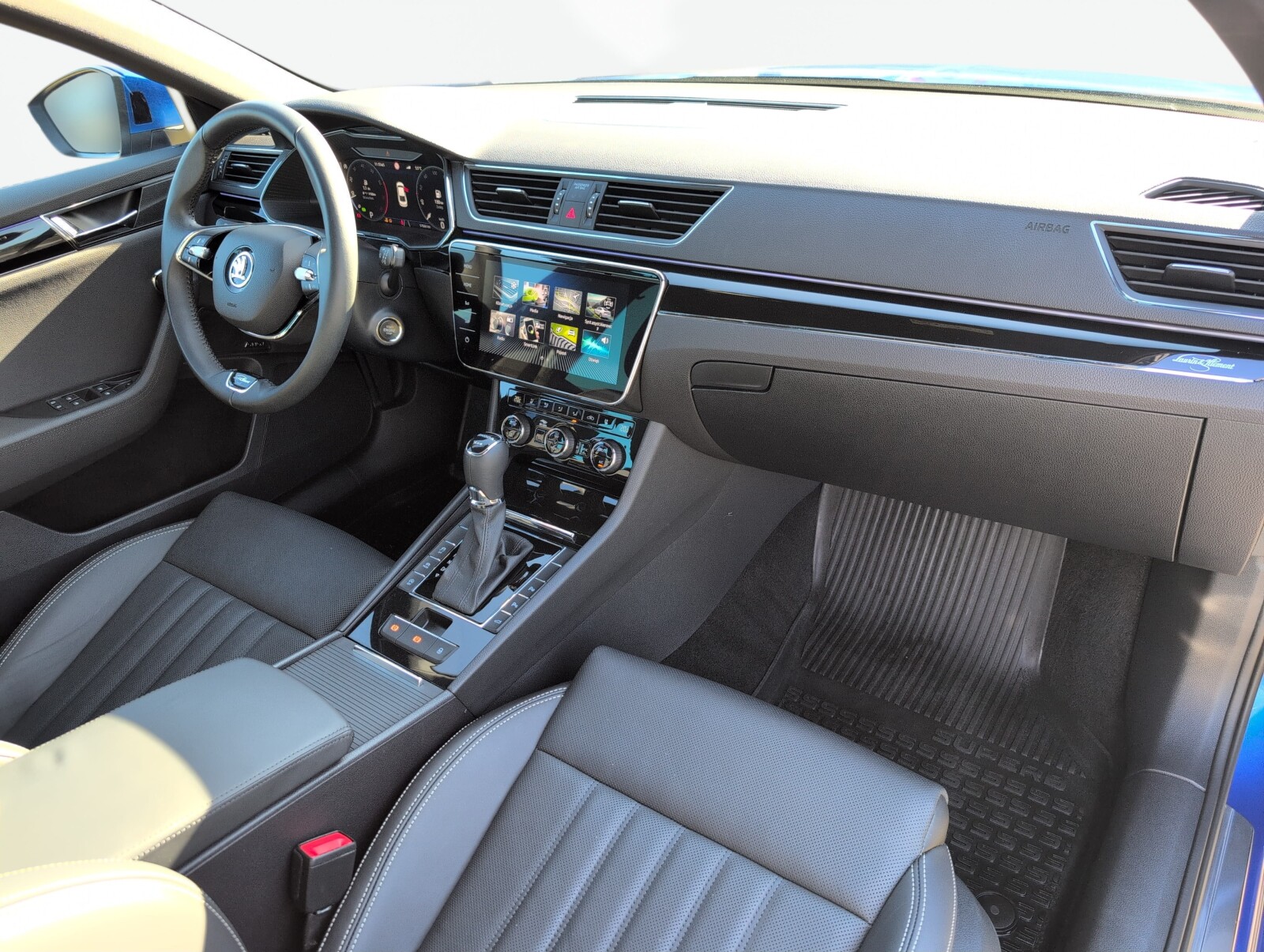 Škoda Superb - zdjęcie 18