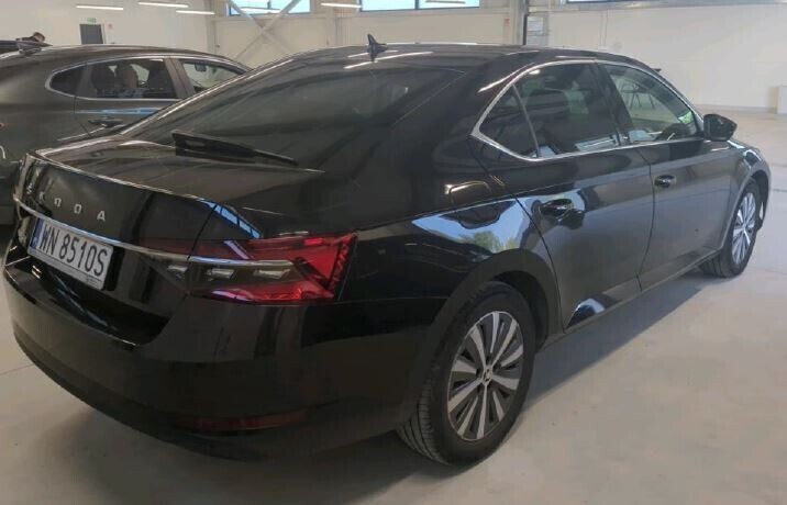 Škoda Superb - zdjęcie 4
