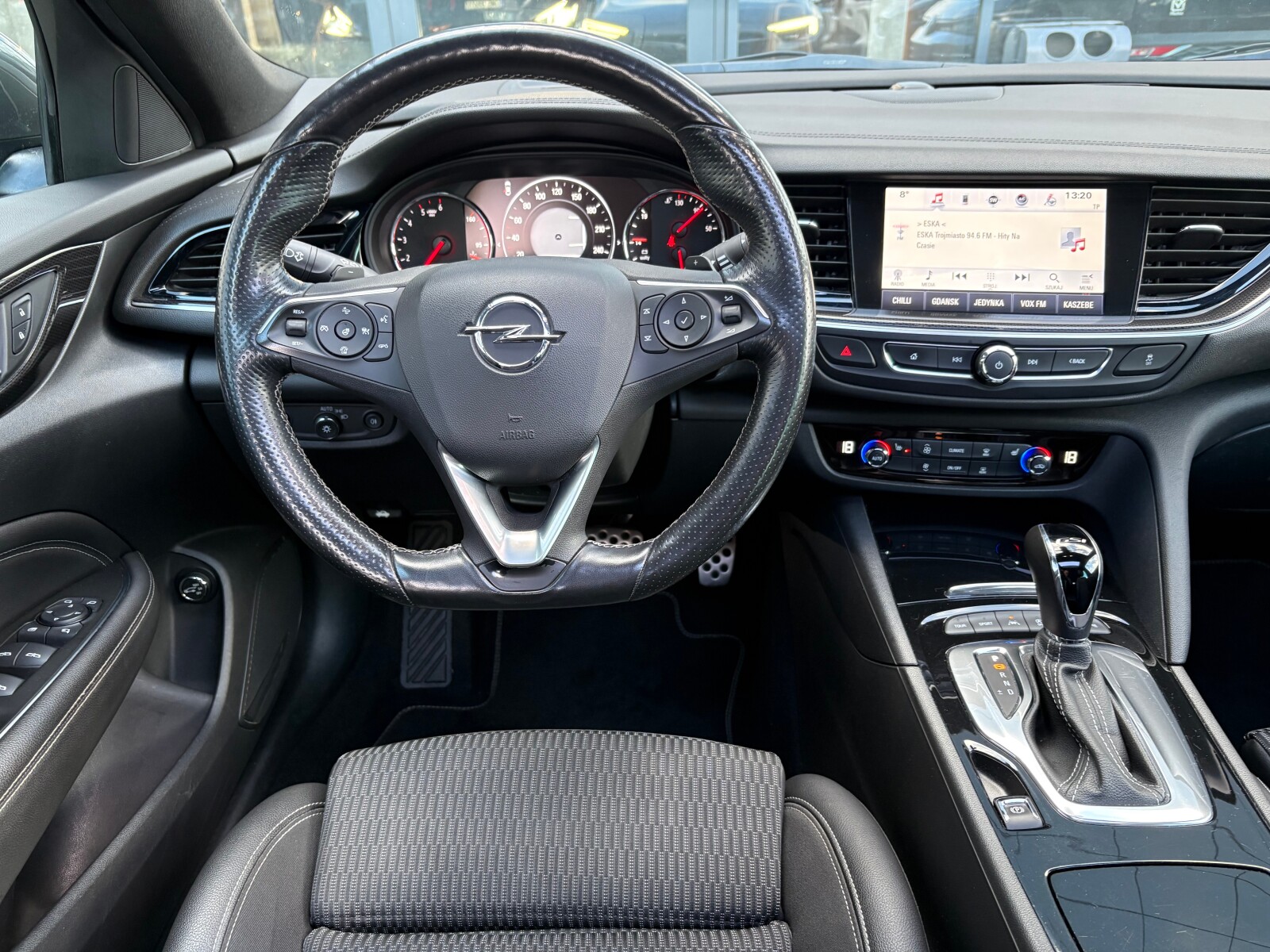 Opel Insignia - zdjęcie 10