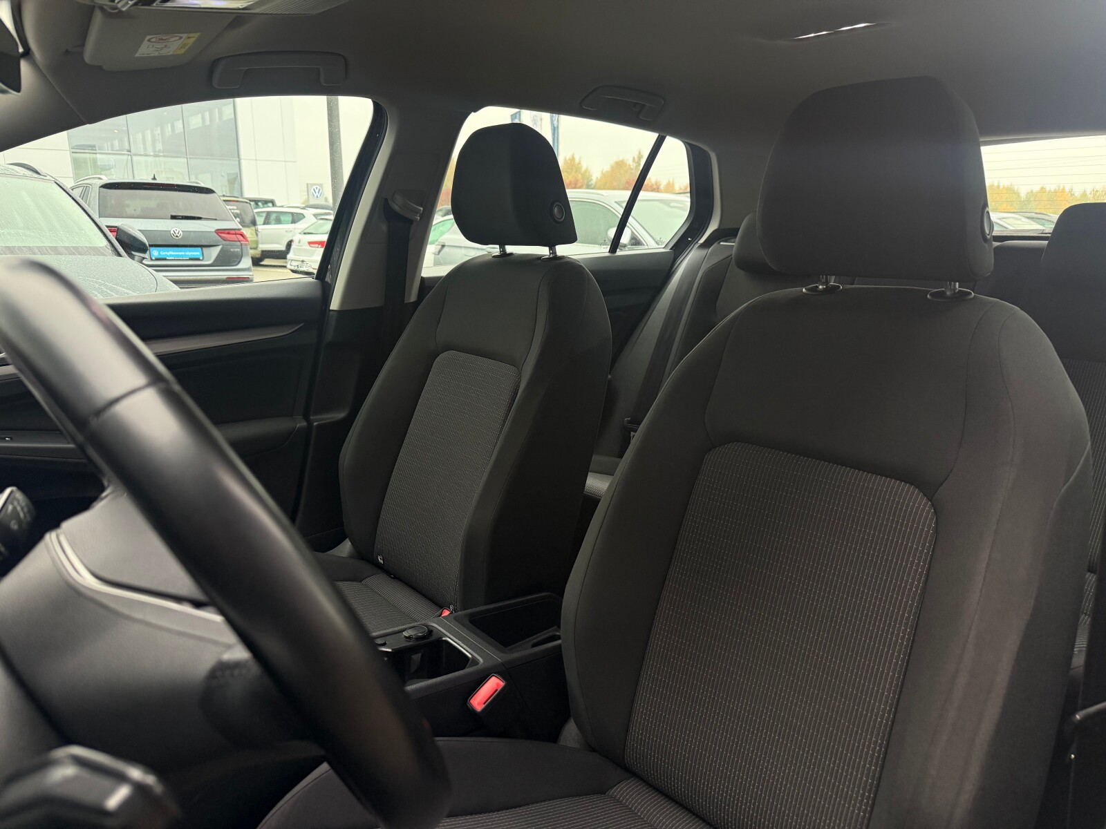 Volkswagen Golf - zdjęcie 13