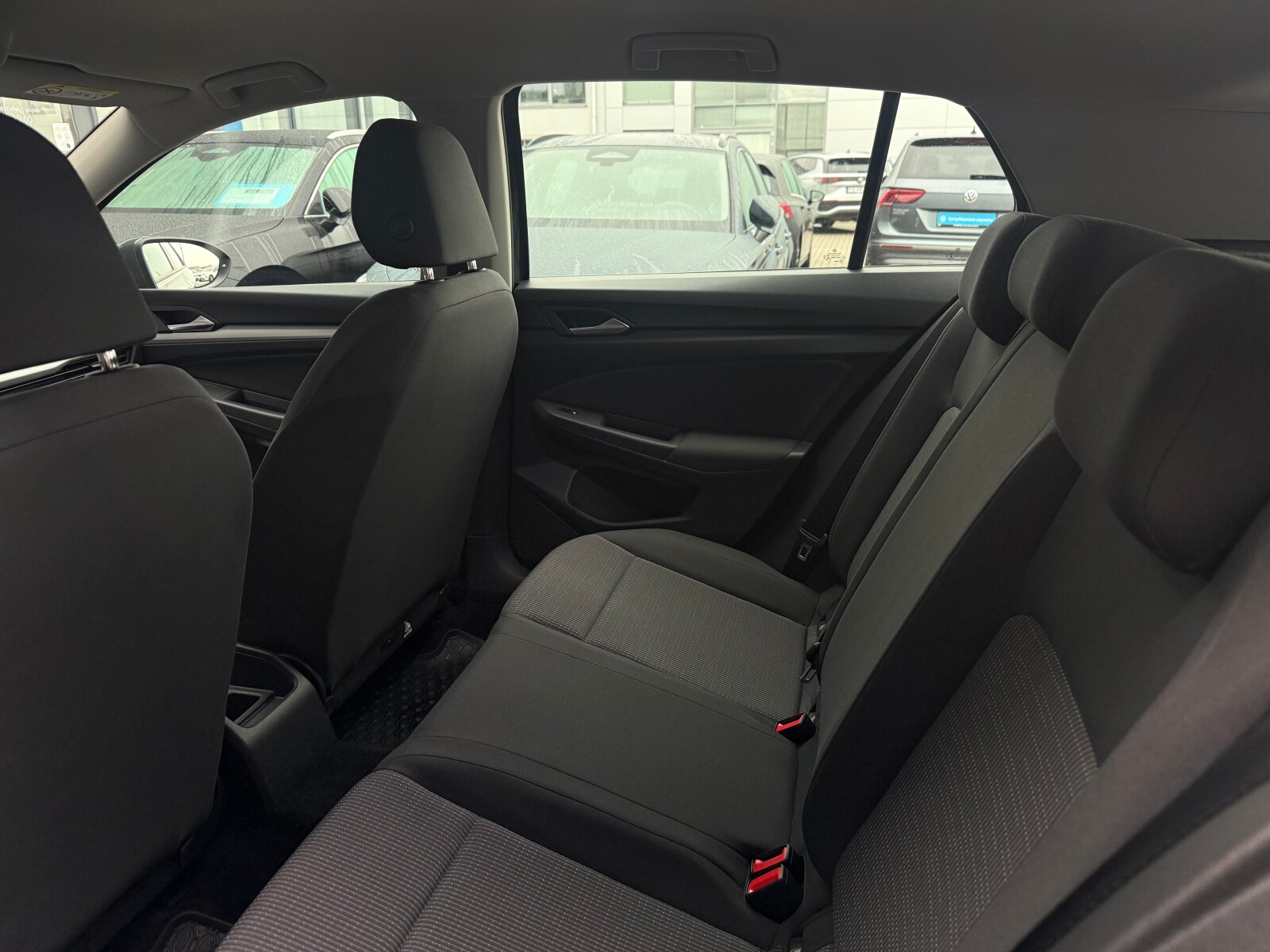 Volkswagen Golf - zdjęcie 14