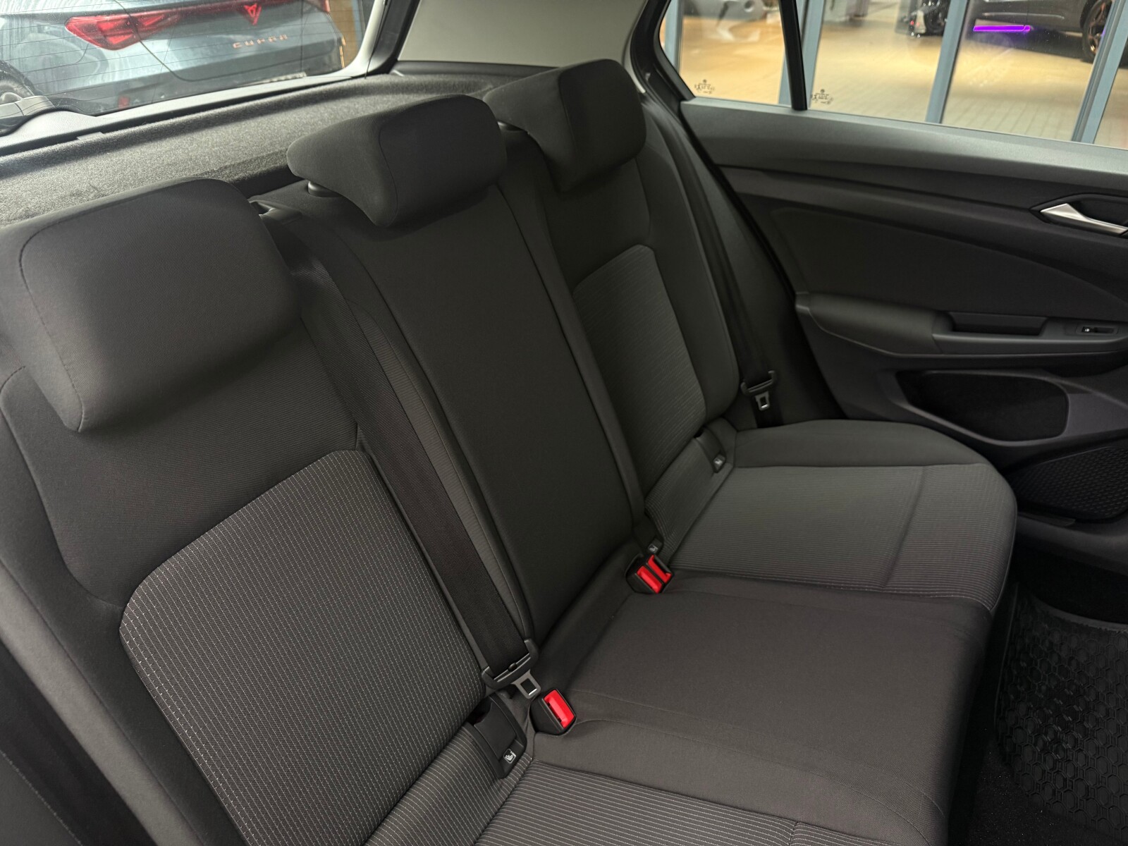 Volkswagen Golf - zdjęcie 15