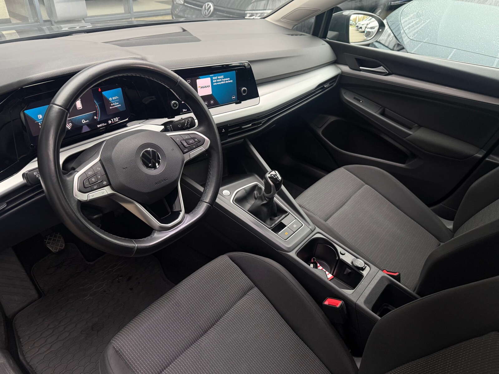 Volkswagen Golf - zdjęcie 12