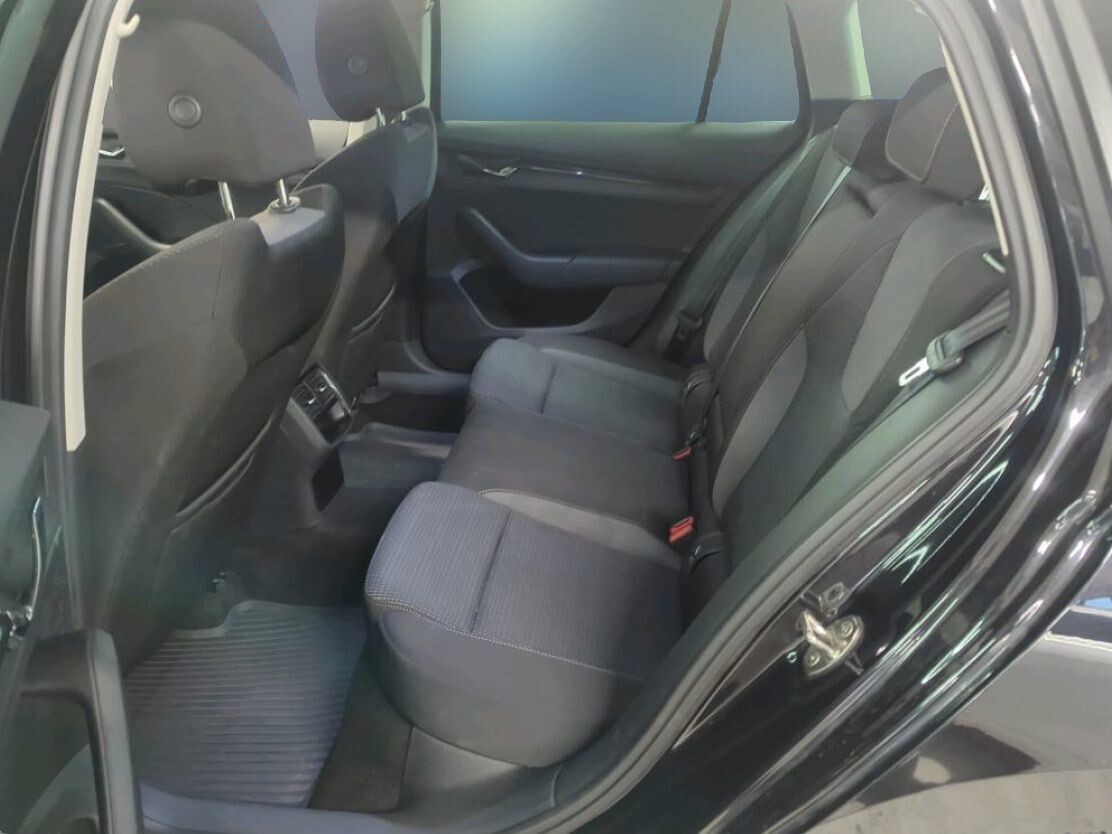 Škoda Octavia Combi - zdjęcie 5
