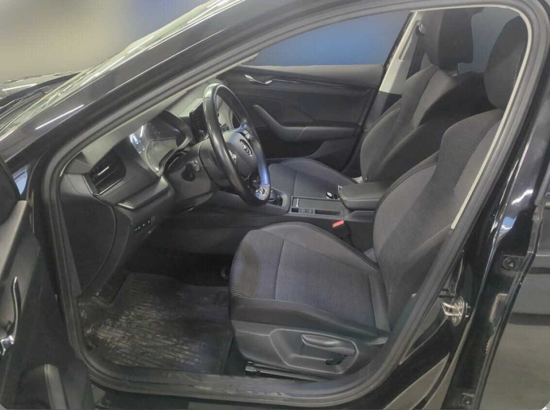 Škoda Octavia Combi - zdjęcie 4
