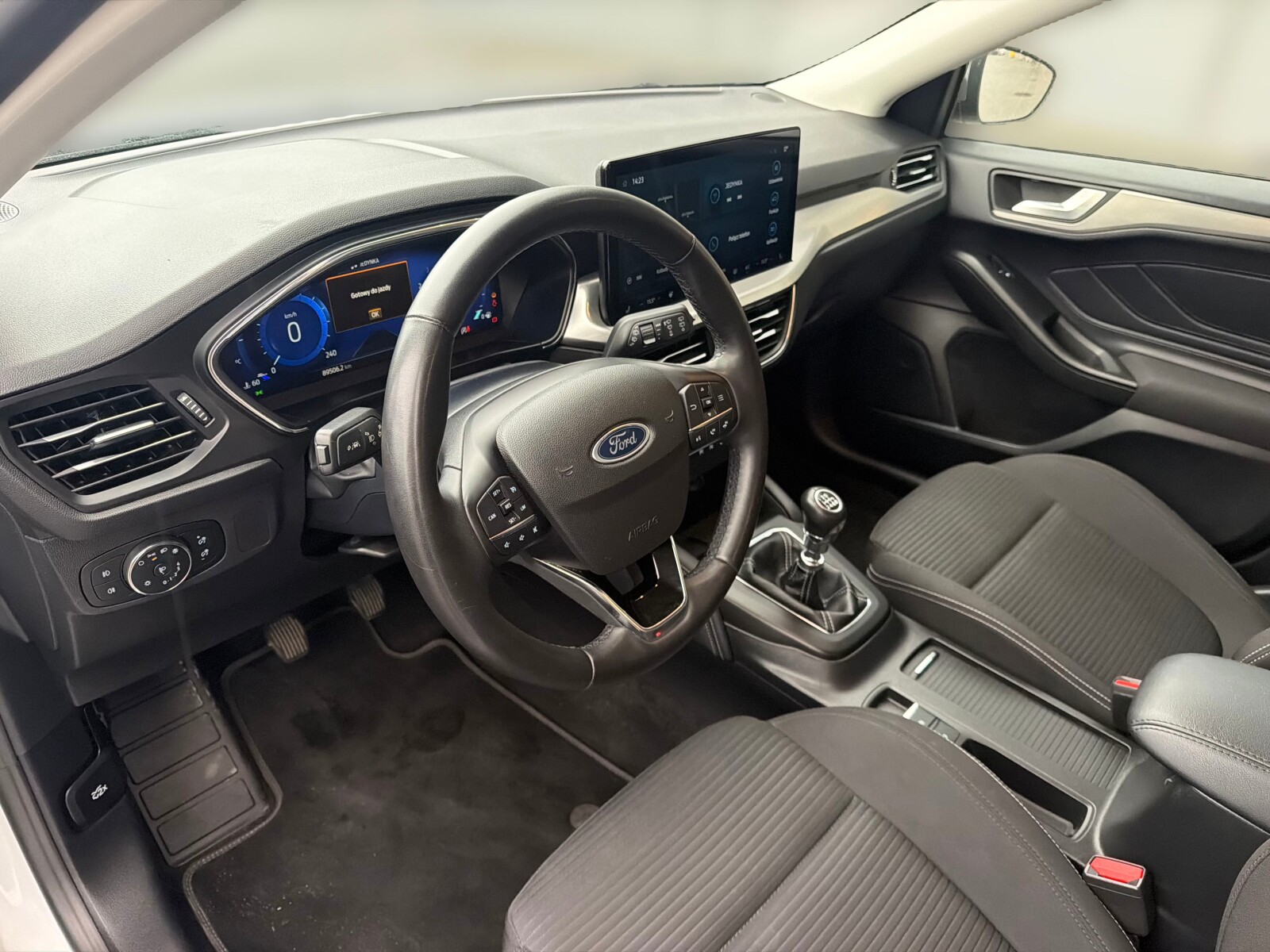 Ford Focus - zdjęcie 9