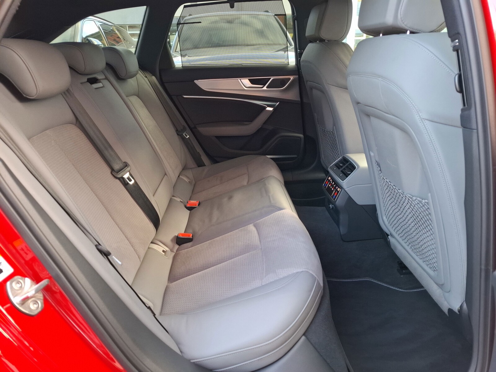 Audi A6 Avant - zdjęcie 11