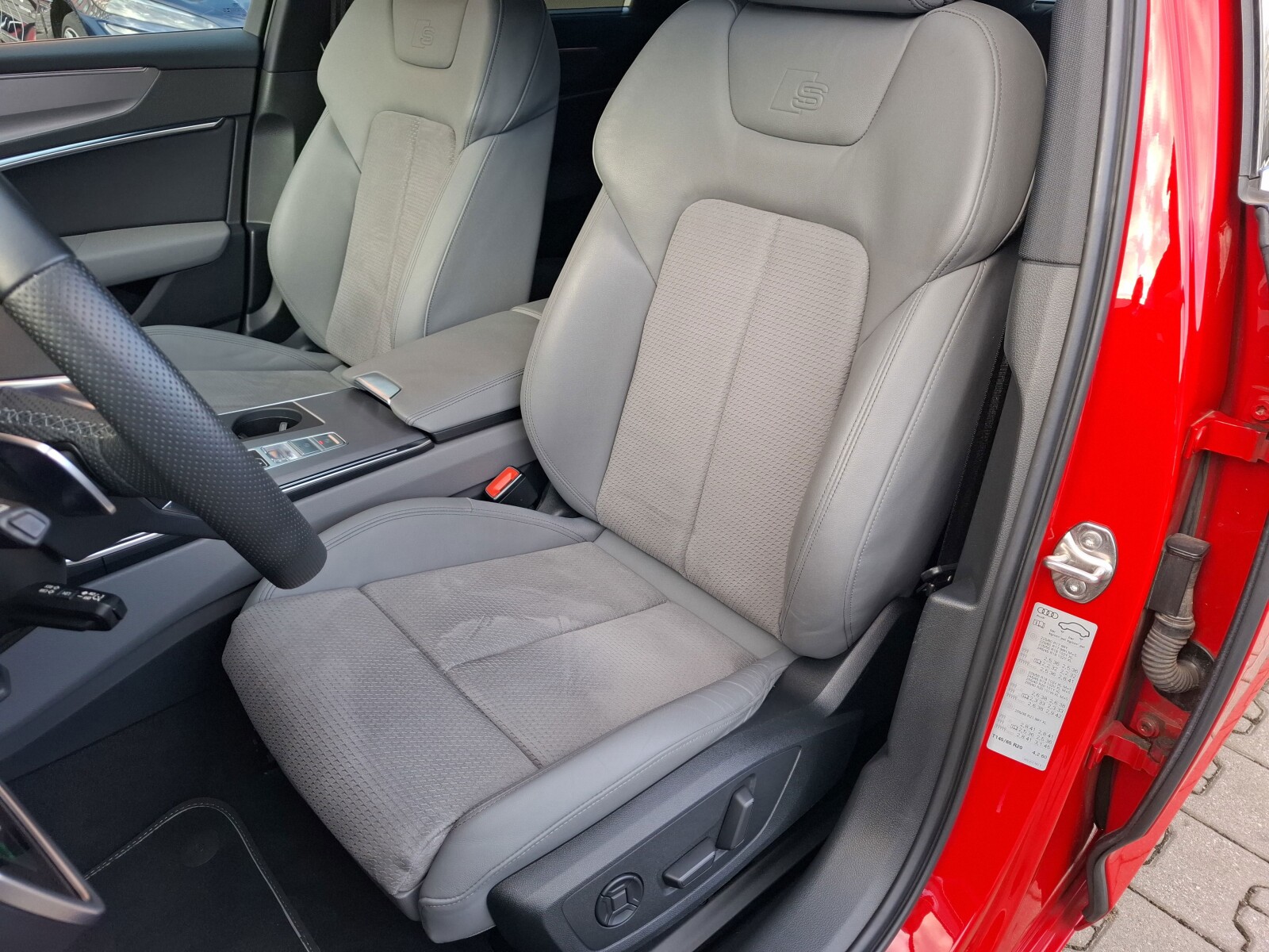 Audi A6 Avant - zdjęcie 12