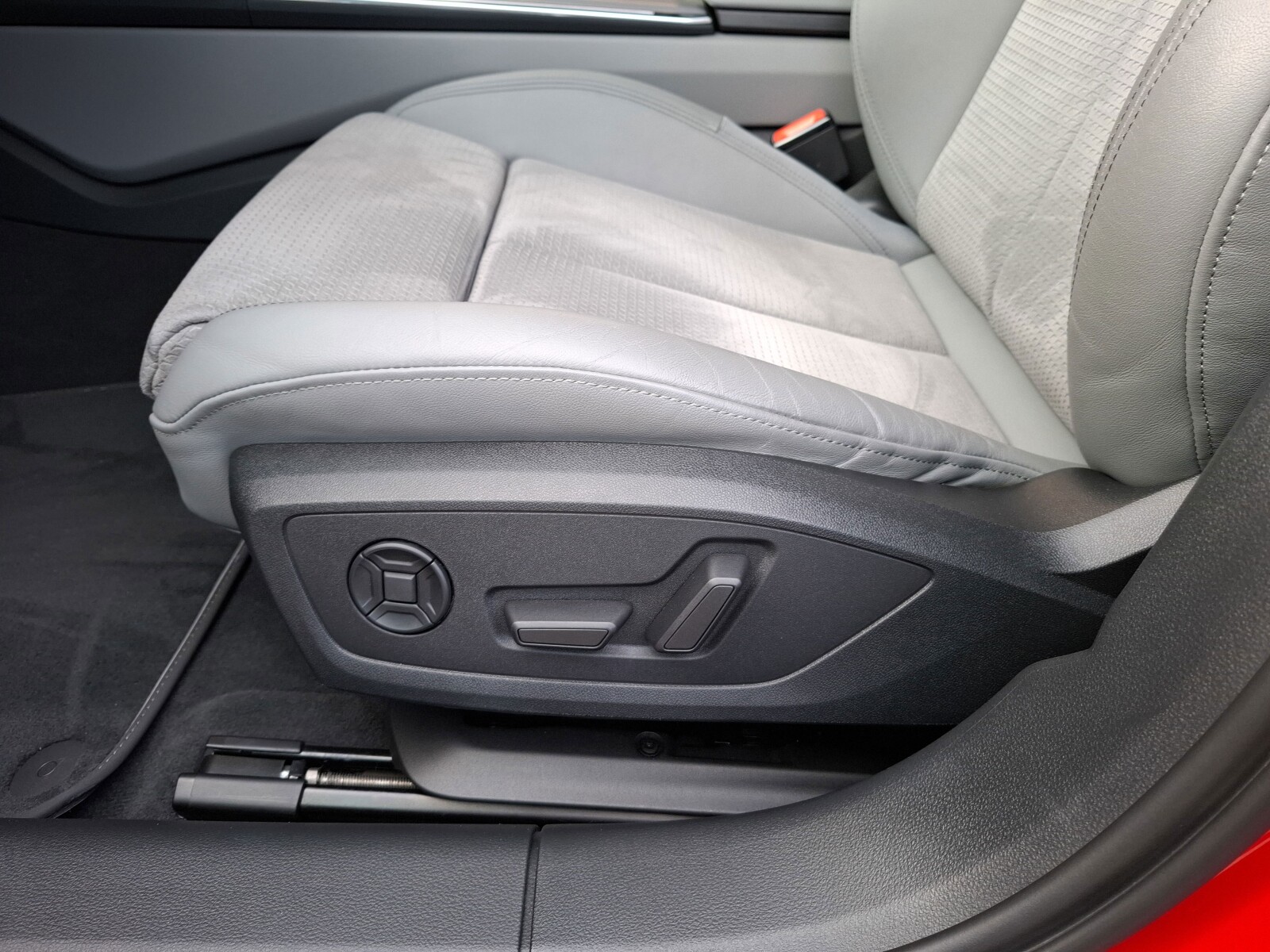 Audi A6 Avant - zdjęcie 27