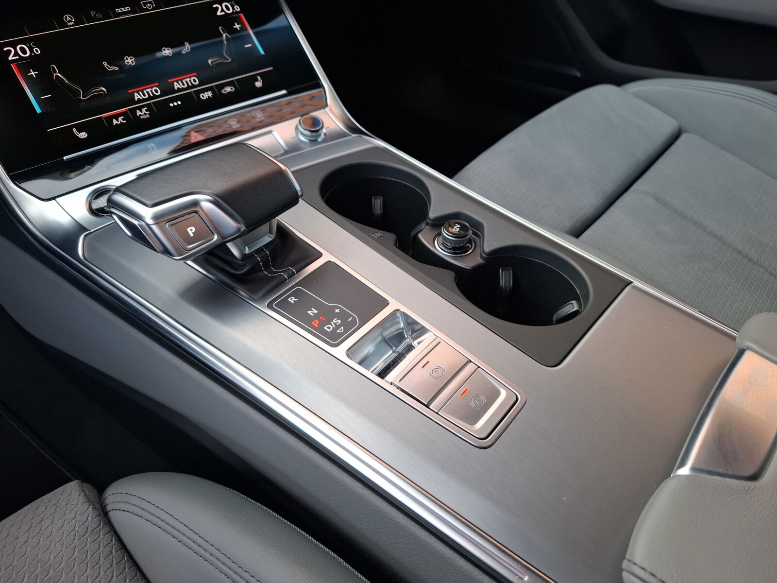 Audi A6 Avant - zdjęcie 14