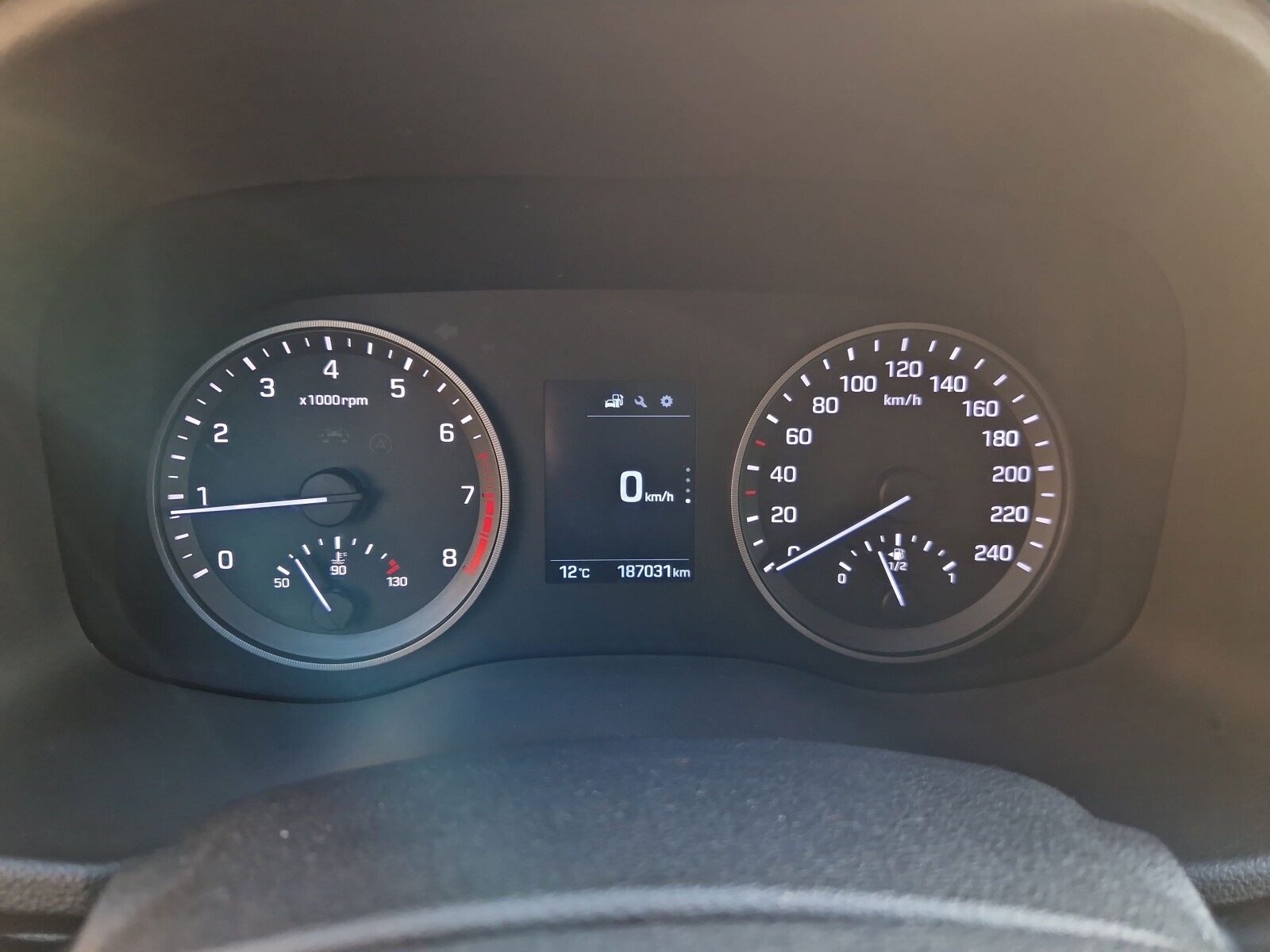 Hyundai Tucson - zdjęcie 18