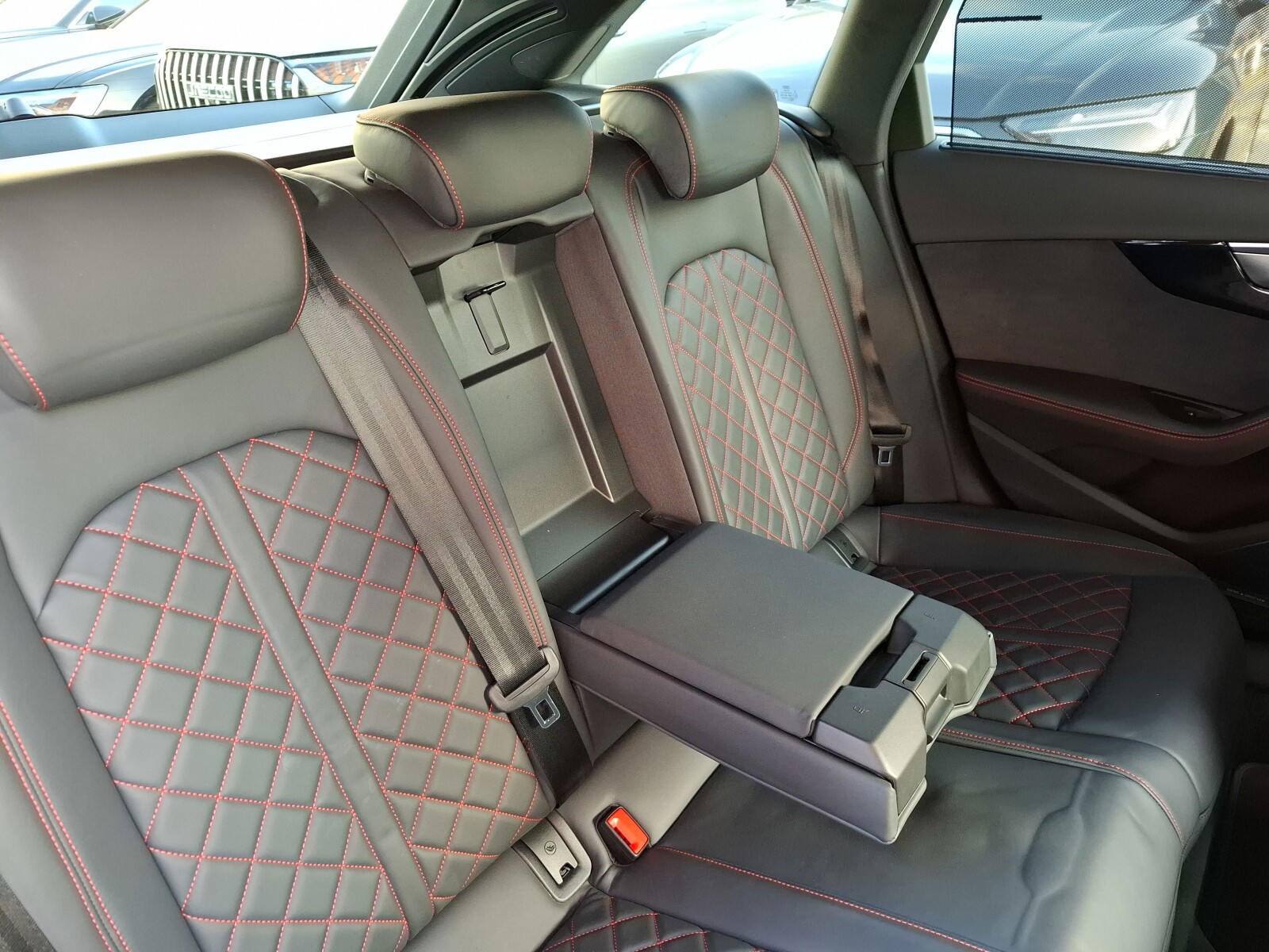 Audi A4 Avant - zdjęcie 22