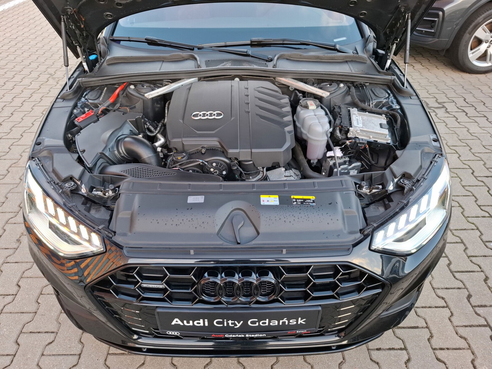 Audi A4 Avant - zdjęcie 17