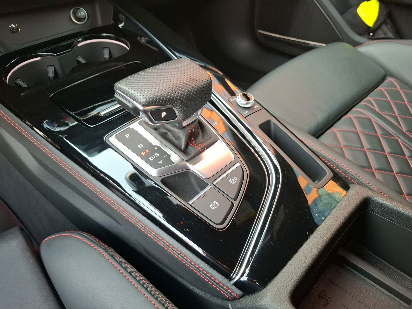 Audi A4 Avant - zdjęcie 14