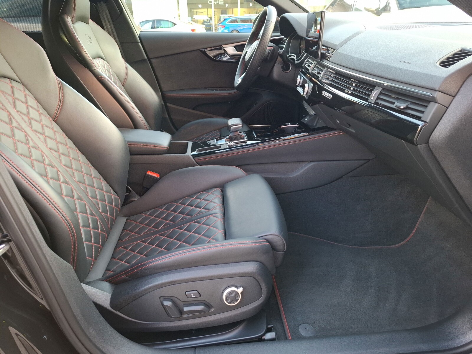 Audi A4 Avant - zdjęcie 18