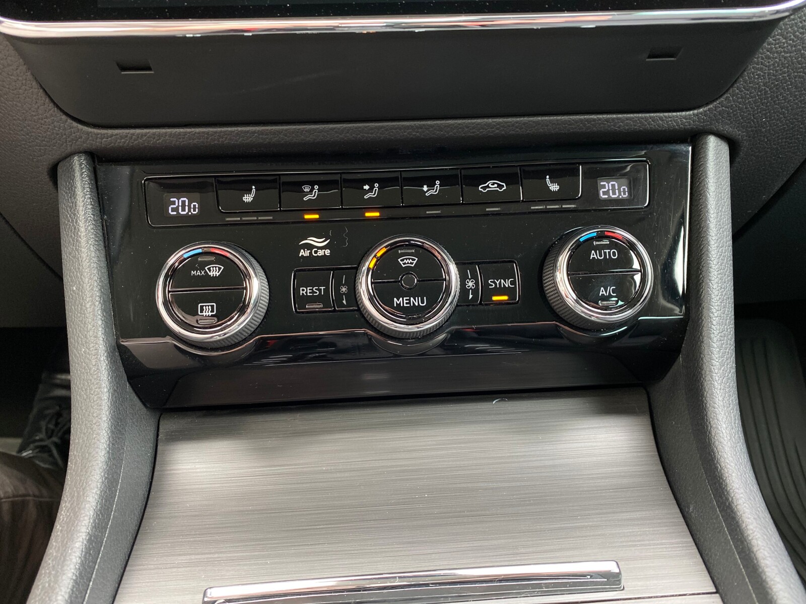 Škoda Superb - zdjęcie 15