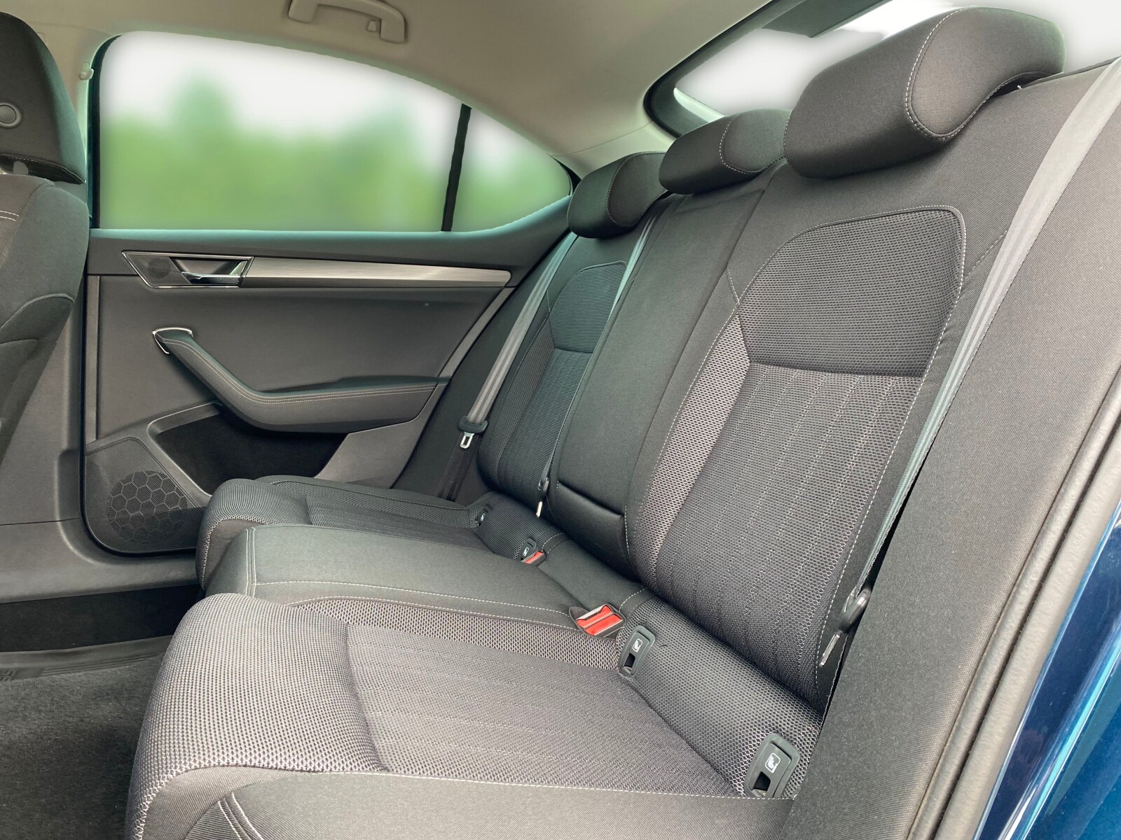 Škoda Superb - zdjęcie 33