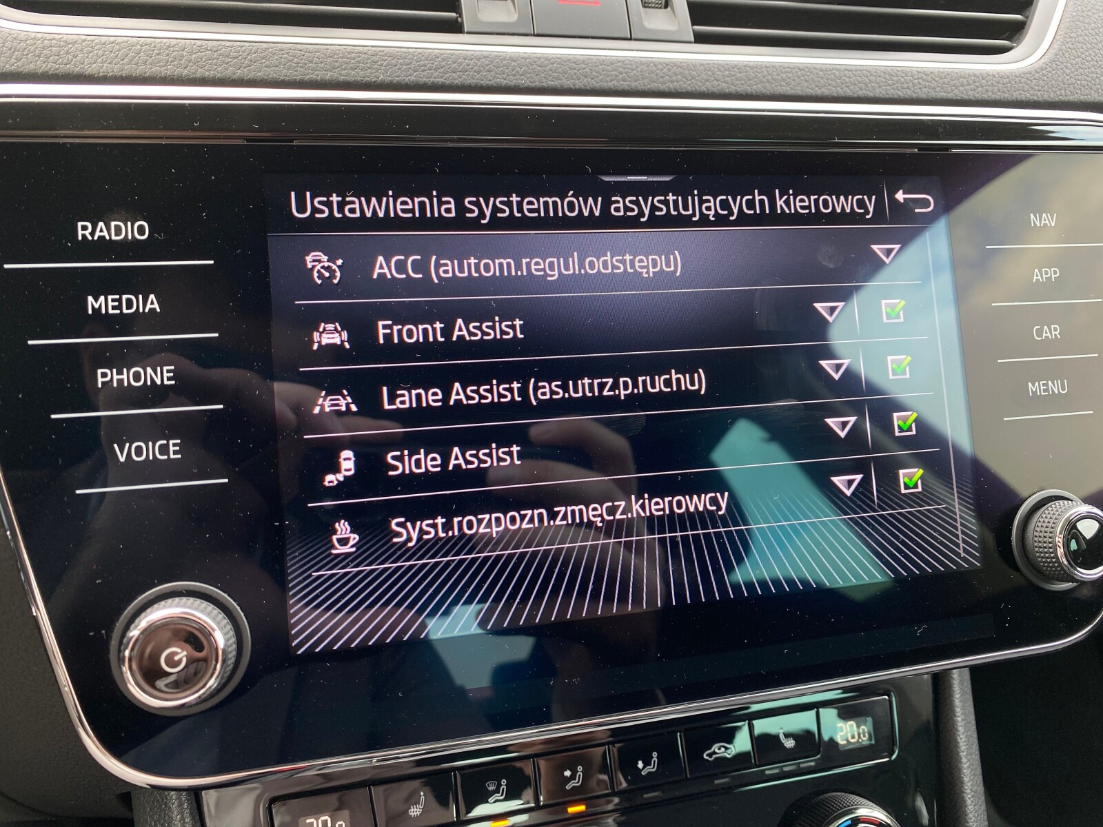 Škoda Superb - zdjęcie 20