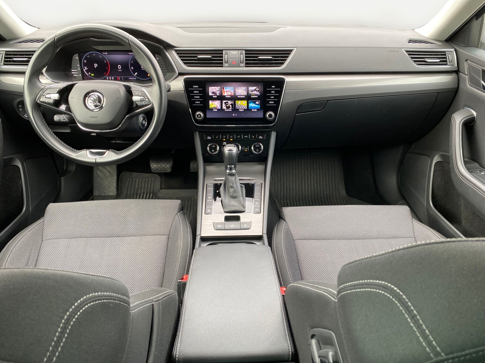 Škoda Superb - zdjęcie 13