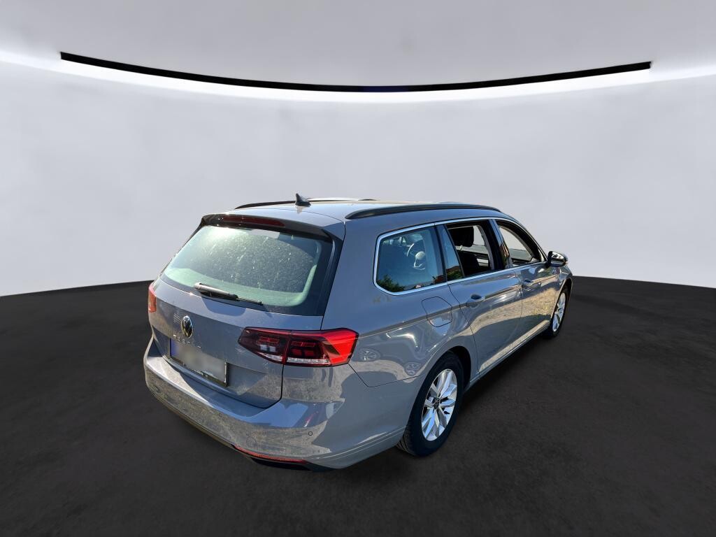 Volkswagen Passat Variant - zdjęcie 4