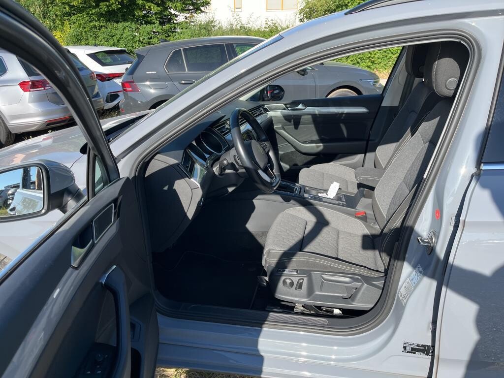 Volkswagen Passat Variant - zdjęcie 6