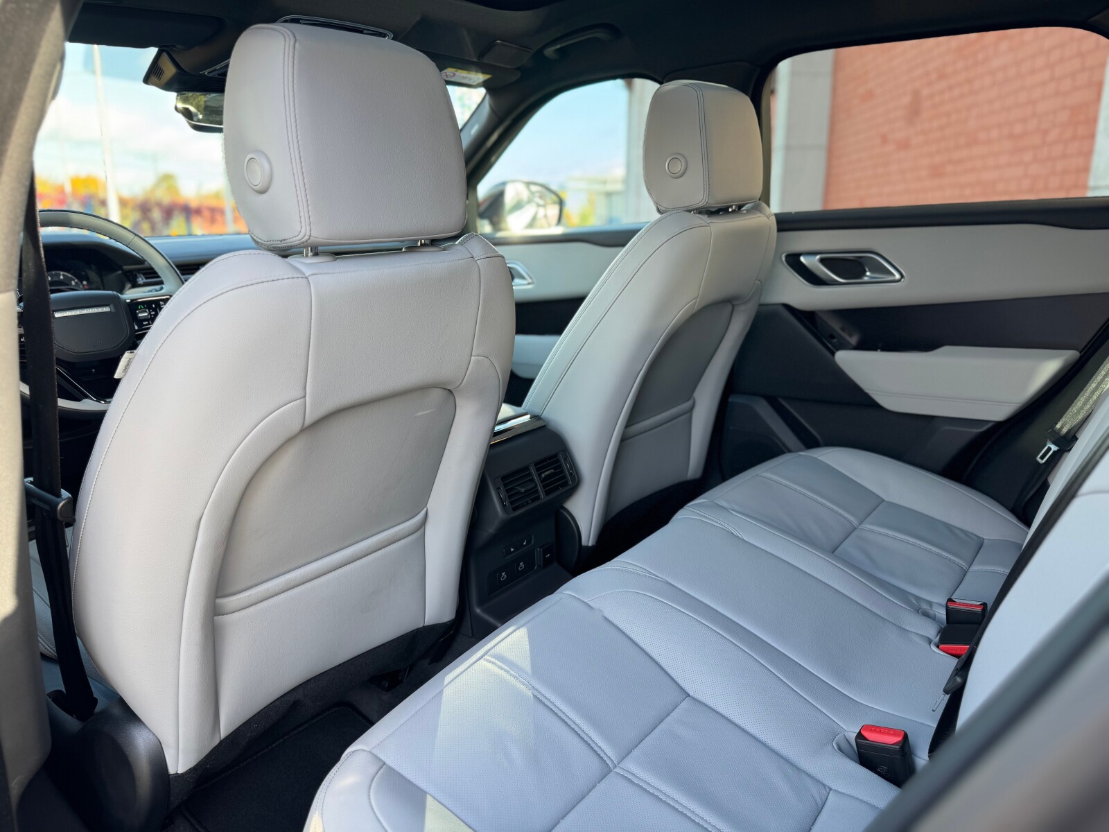 Land Rover Range Rover Velar - zdjęcie 22