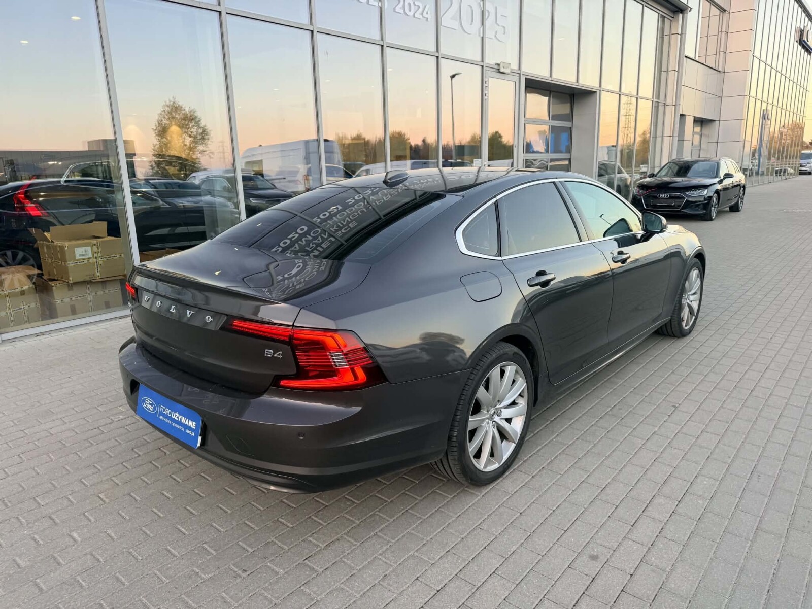 Volvo S90 - zdjęcie 2