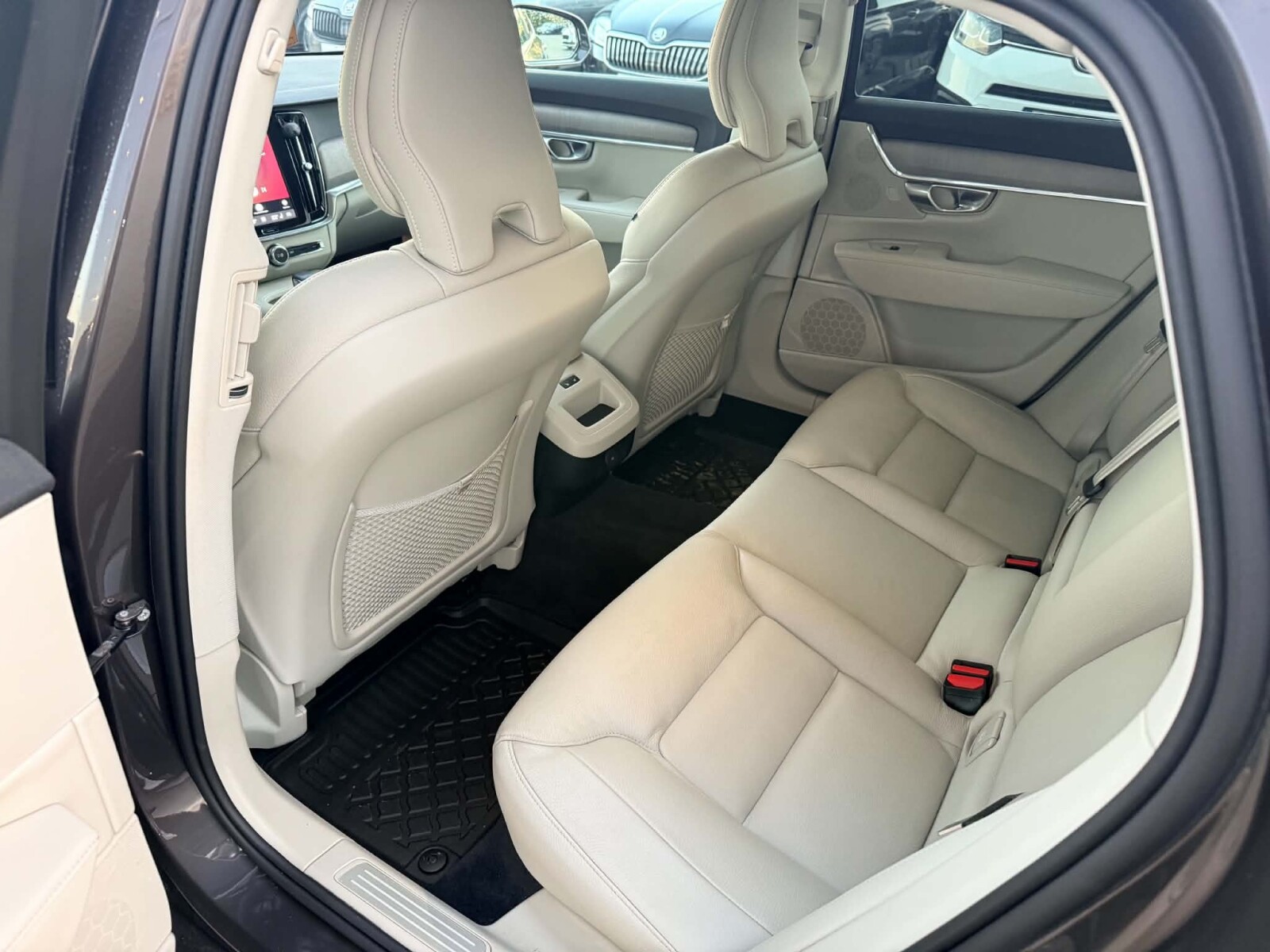 Volvo S90 - zdjęcie 9