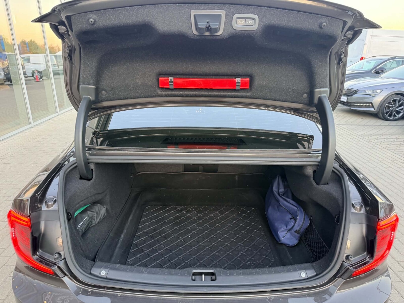 Volvo S90 - zdjęcie 13
