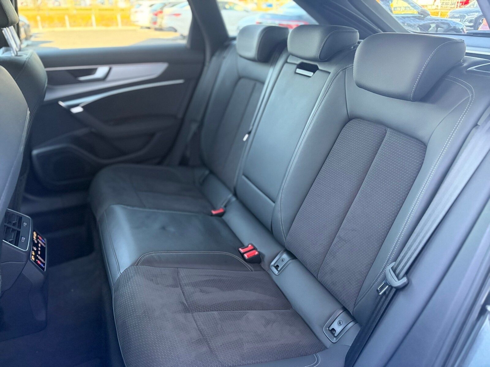 Audi A6 Avant - zdjęcie 10