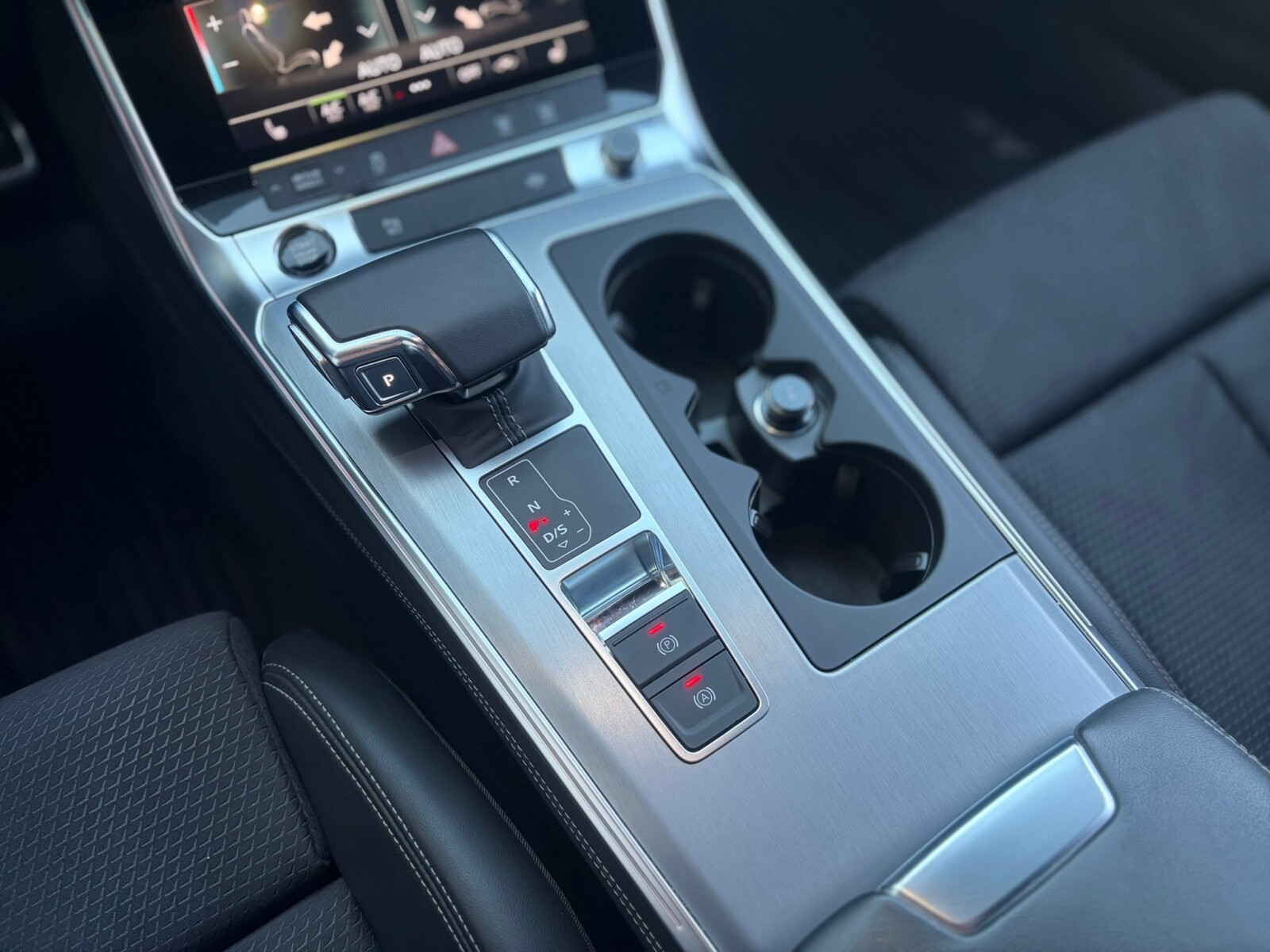 Audi A6 Avant - zdjęcie 24