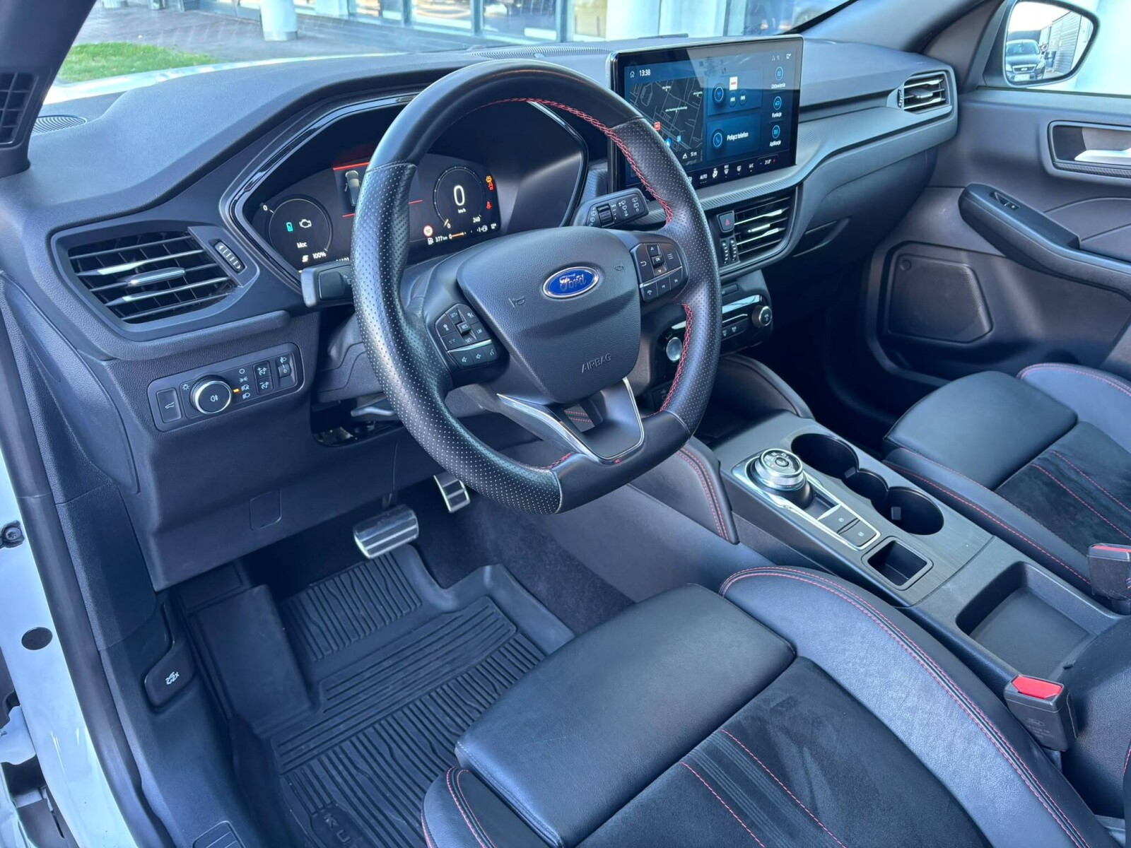 Ford Kuga - zdjęcie 20