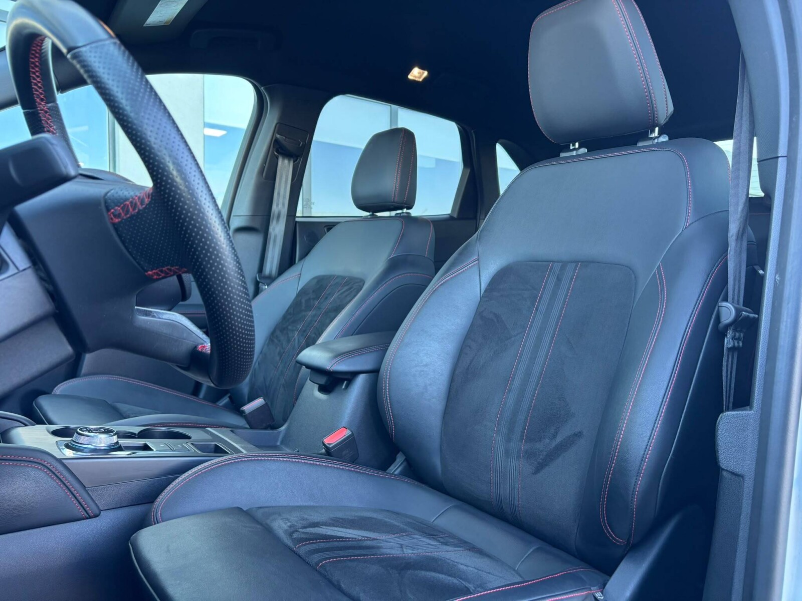 Ford Kuga - zdjęcie 18