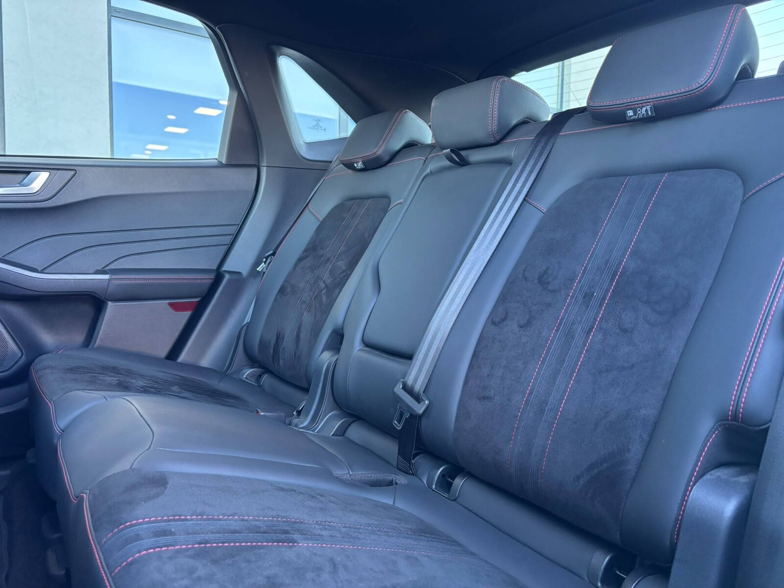 Ford Kuga - zdjęcie 23