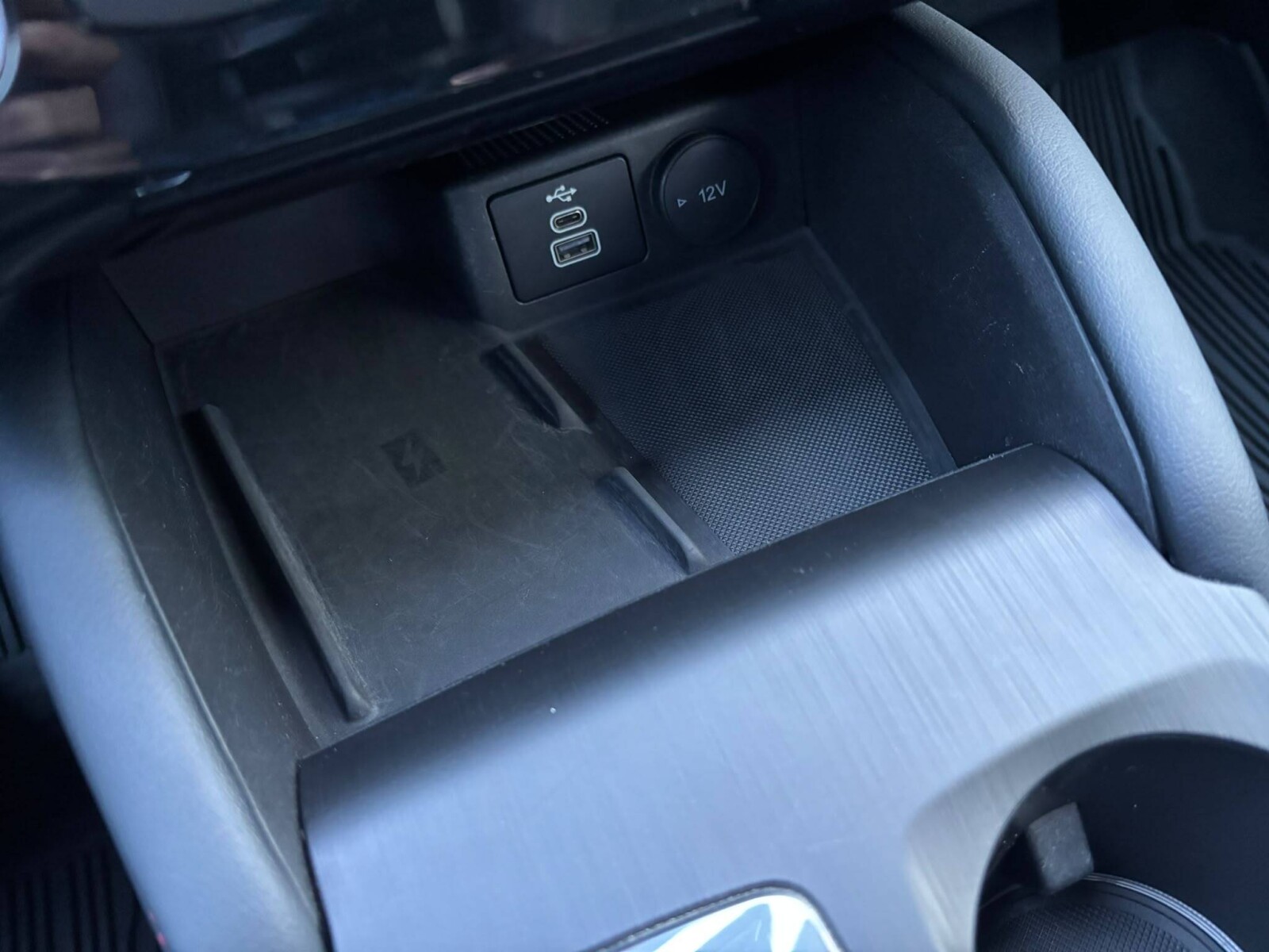 Ford Kuga - zdjęcie 13