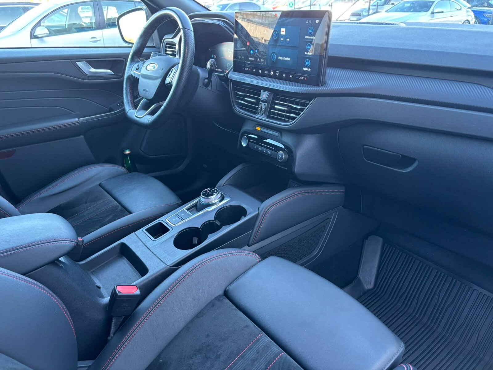 Ford Kuga - zdjęcie 17