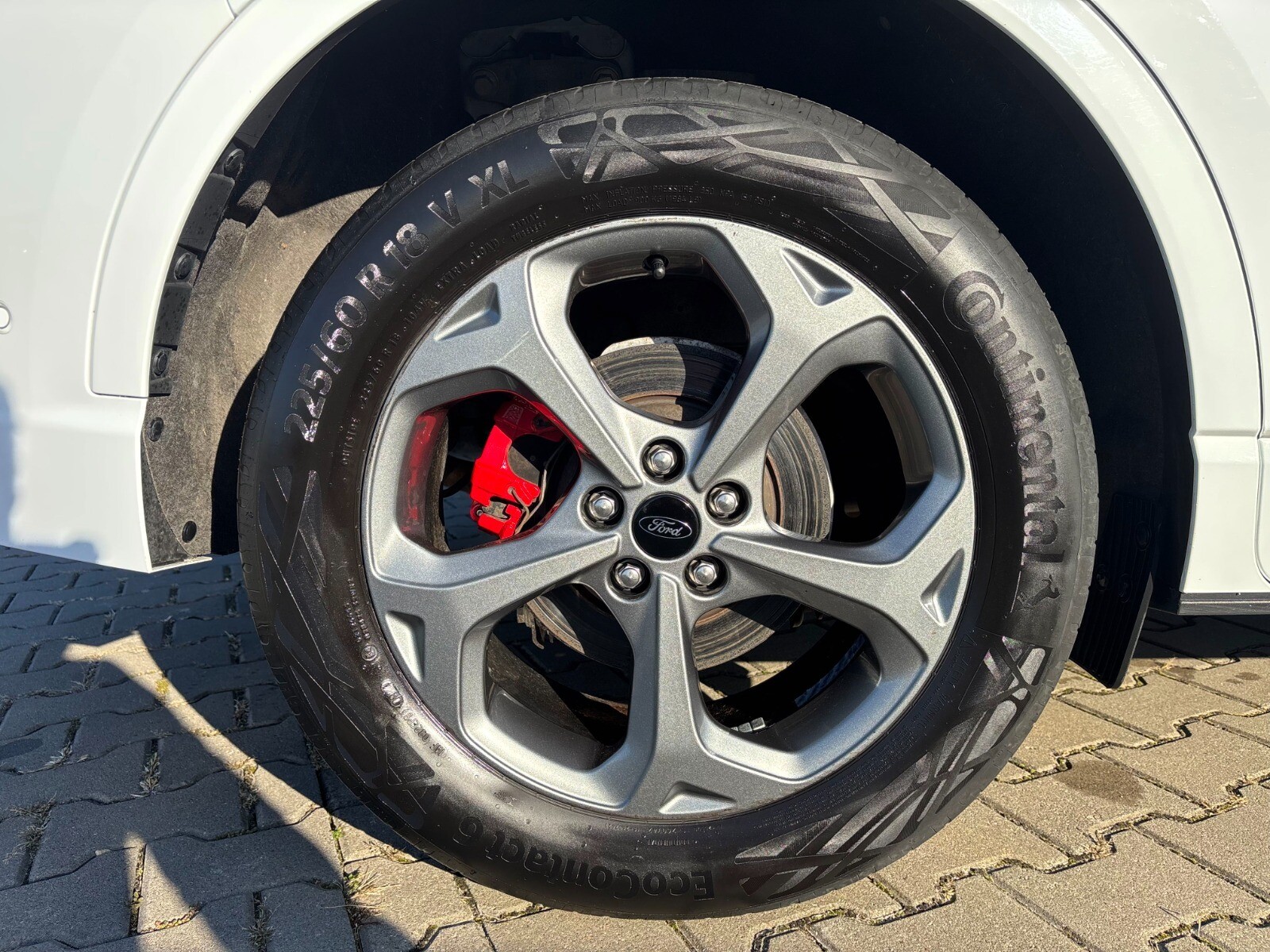 Ford Kuga - zdjęcie 26