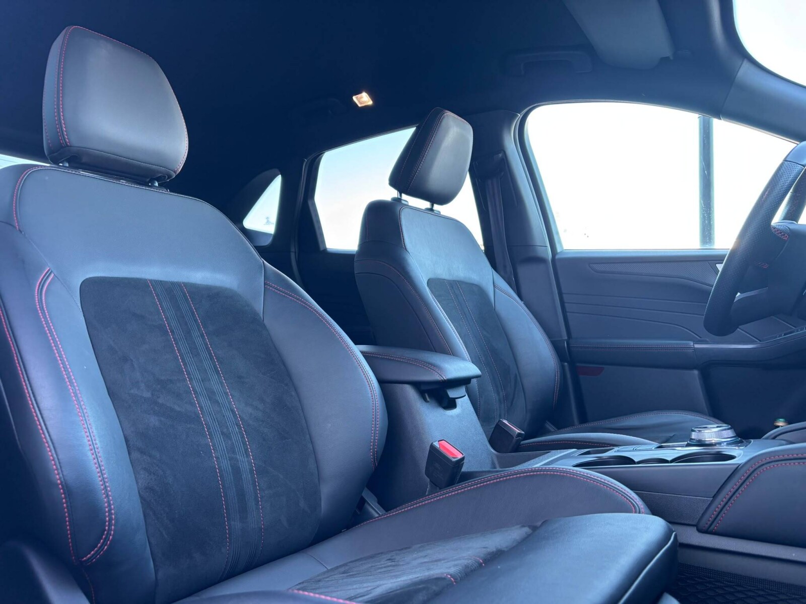 Ford Kuga - zdjęcie 14