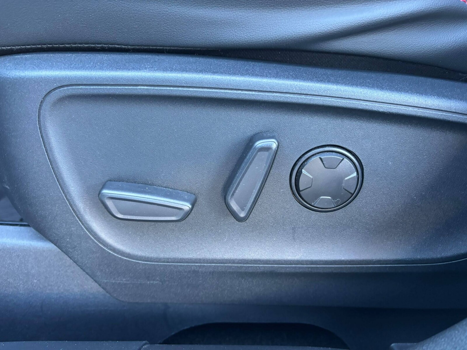 Ford Kuga - zdjęcie 19