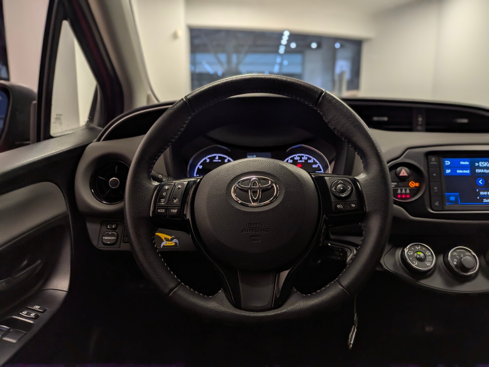 Toyota Yaris - zdjęcie 13